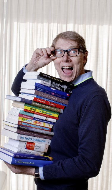 • Wim Daniëls met een deel van zijn oeuvre.