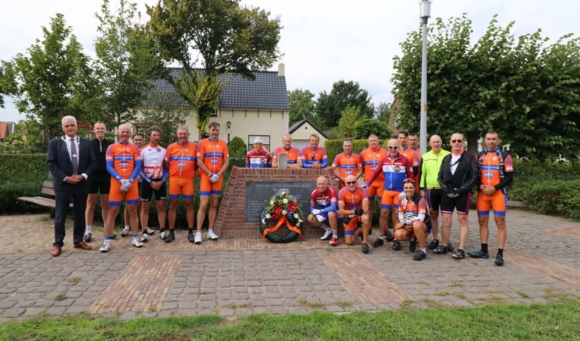 • In Hedel is een monument voor de Prinses Irene Brigade, die een belangrijke rol speelde bij de bevrijding in 1945.