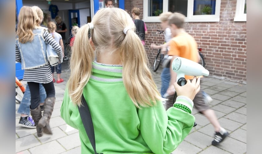 • De school gaat de uitdaging aan om minstens 75 apparaten in te zamelen.