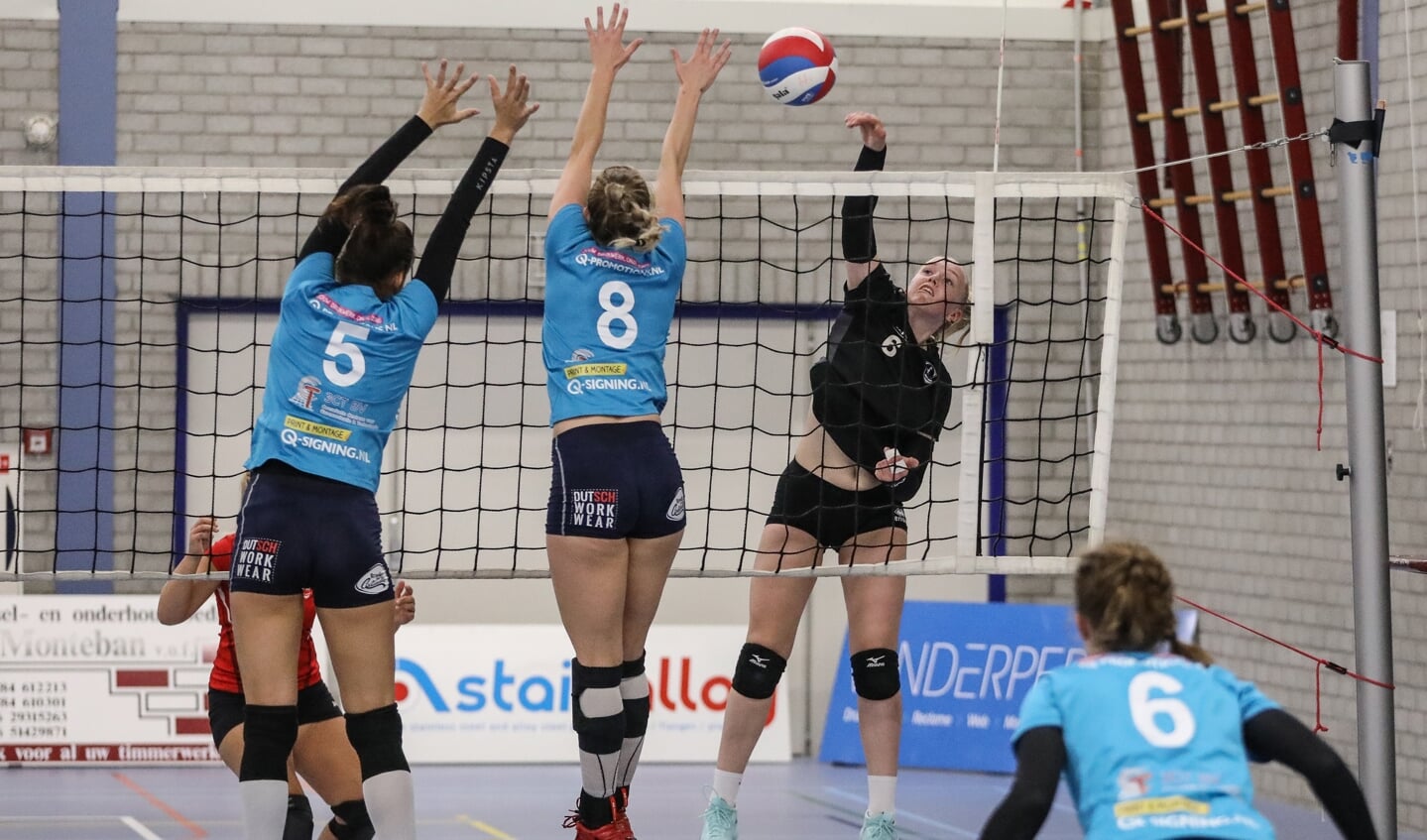 • VC WIK - Volley Tilburg (2-3).