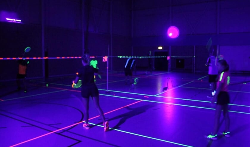 • Badmintonnen in bijzondere sfeer.