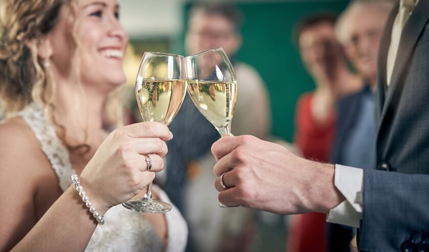 • Gratis bubbels op de bruidsbeurs.