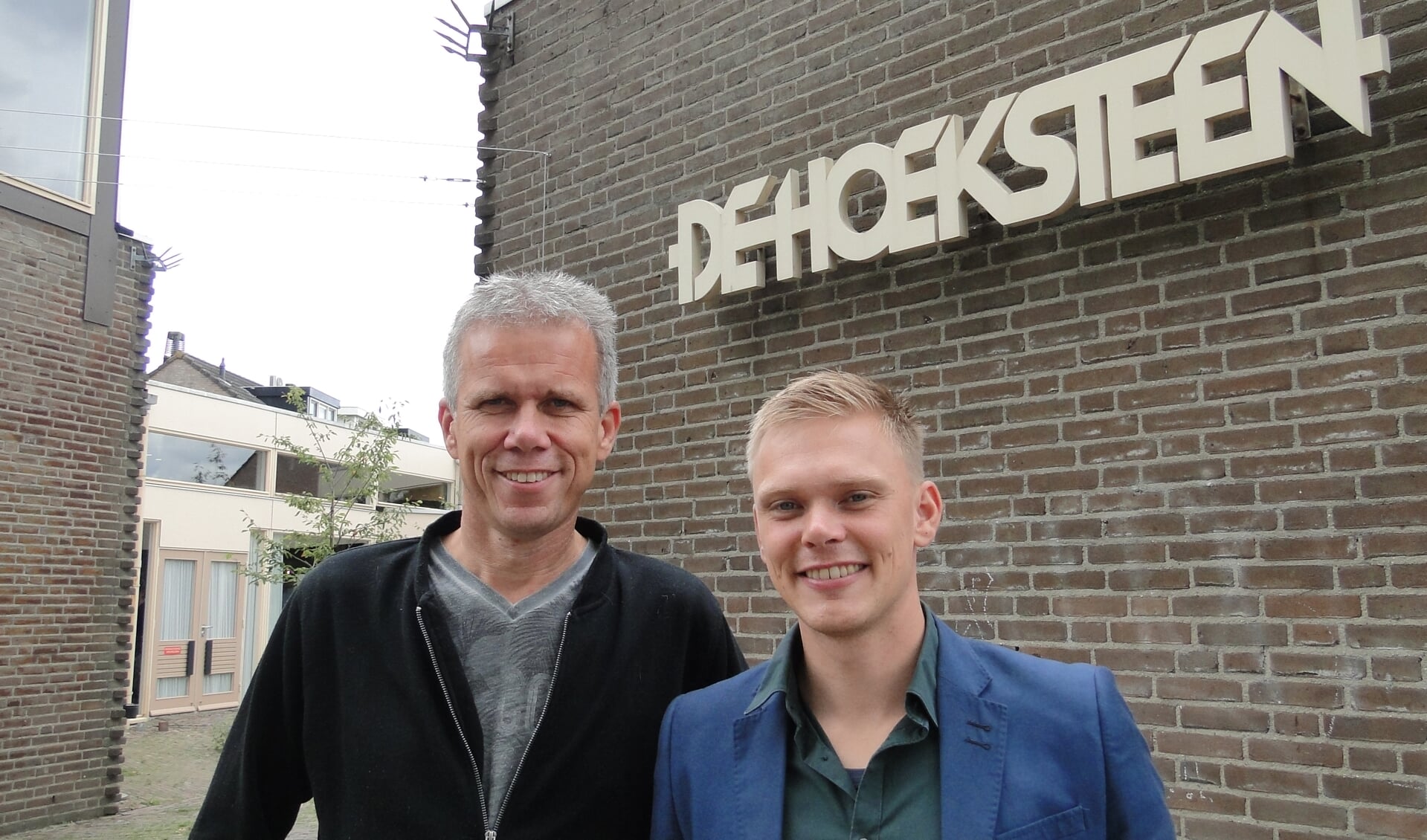• Wim van Galen (links) en voorganger Jesse Timmer voelen zich thuis in de Monnikenhof. 
