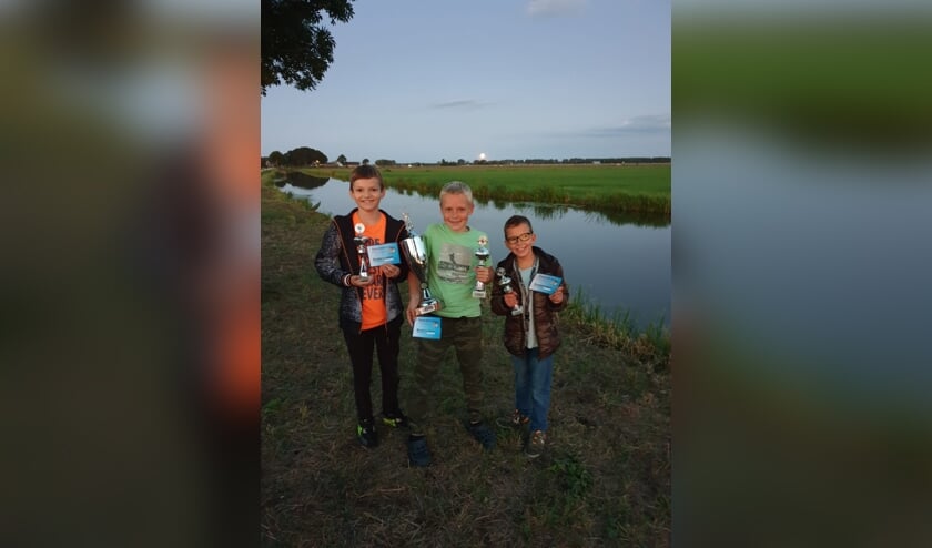• De prijswinnaars van de Postrofee.