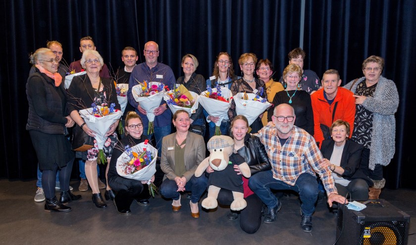 • De genomineerden en de winnaars van de Publieksprijs Inwonersinitiatieven 2019 met wethouder Christa Hendriksen