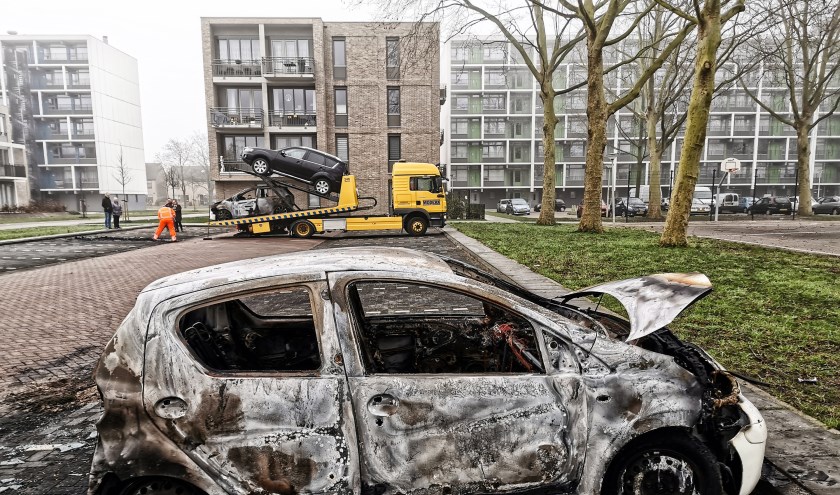 • Autobranden, zoals die in Vianen, zorgden onder andere voor veel schade aan het wegdek.