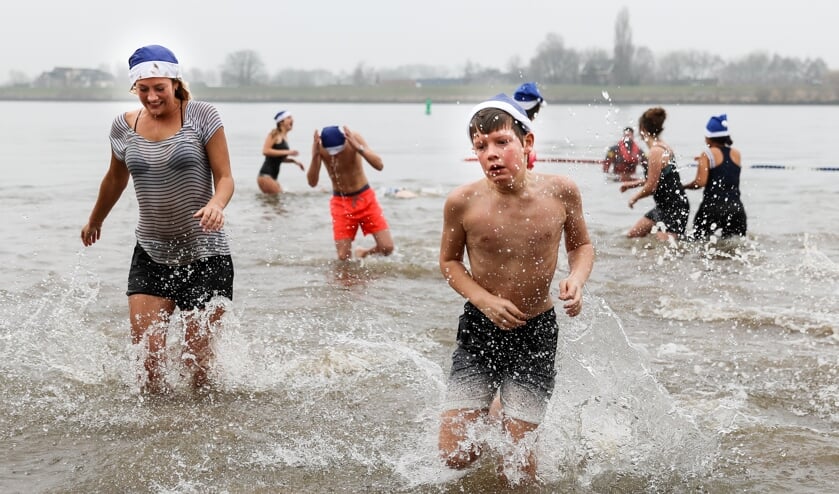 • Nieuwjaarsduik Nieuw-Lekkerland 2020.