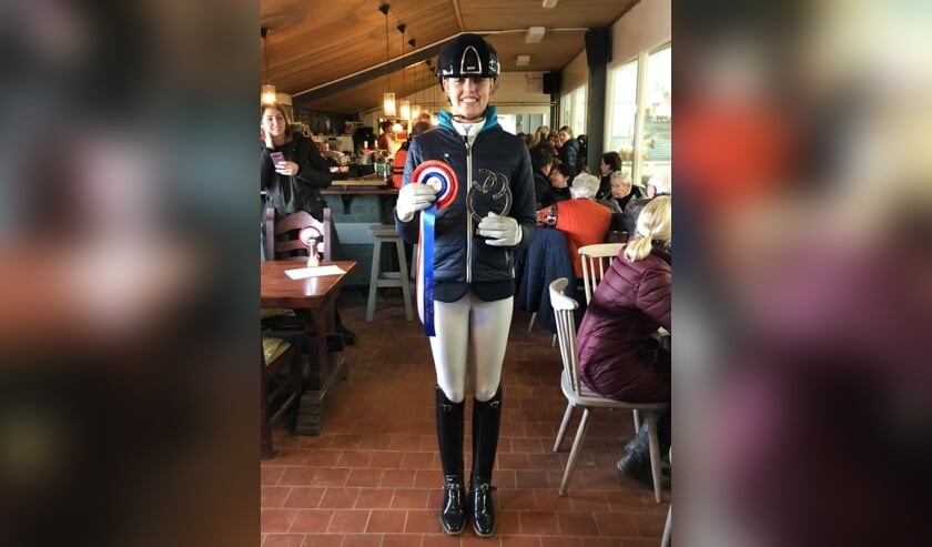 • Jill Bogers werd kampioen dressuur cat. DE klasse Z2.