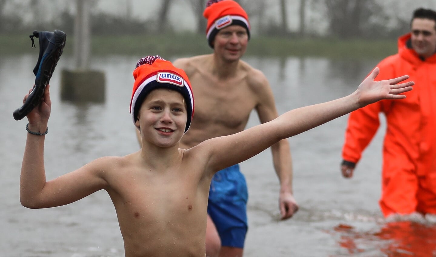 • Nieuwjaarsduik Lexmond 2020.