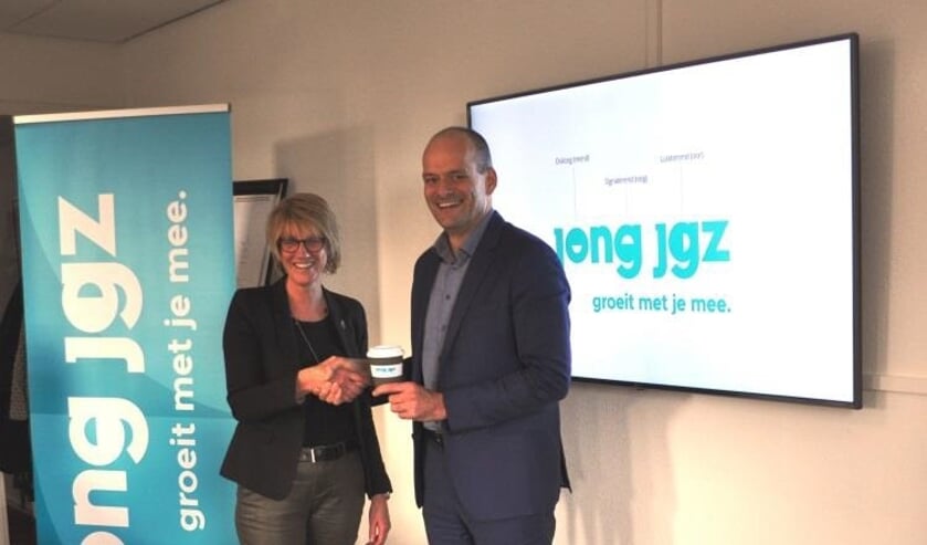 • Manon Arts, directeur Jong JGZ / Rik van der Linden, vertegenwoordiger van alle wethouders Jeugd in Zuid-Holland Zuid.