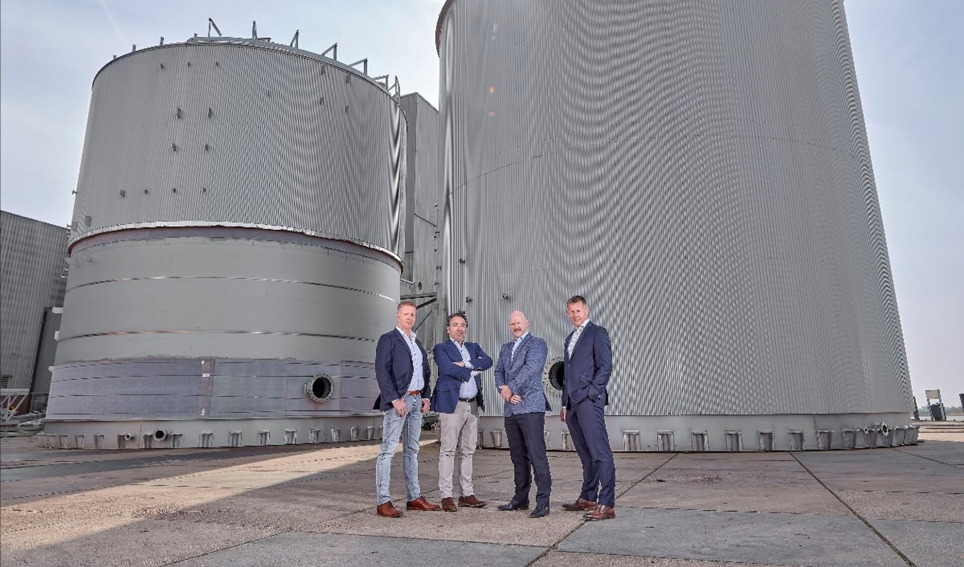 •  Gpi Tanks XL richt zich op de verkoop en productie van roestvrijstalen opslagtanks groter dan zes meter diameter of met een inhoud vanaf 500 m3.
