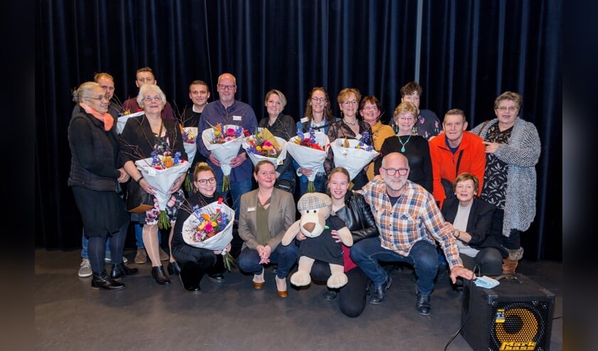 • De genomineerden en de winnaars van de Publieksprijs Inwonersinitiatieven 2019 met wethouder Christa Hendriksen