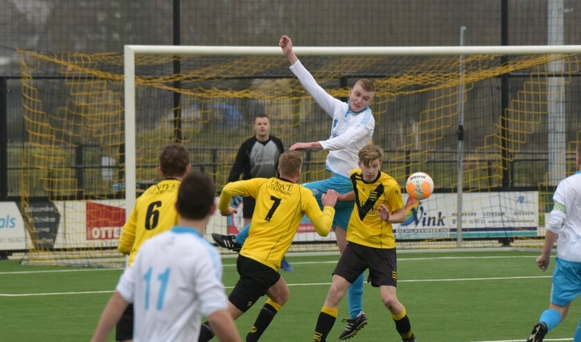 • SV Meerkerk - Streefkerk (2-2).