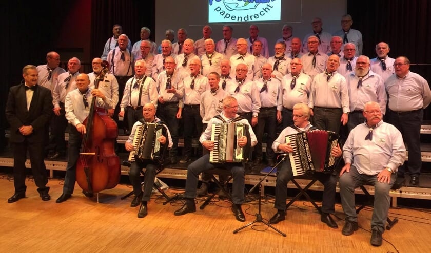 <p>• De Pontonniers tijdens het meezingfestival in januari 2020 in Landvast.</p>