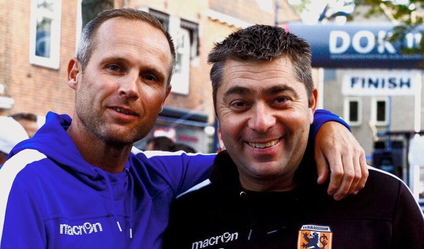 <p>• Alexander de Jong (l) en Dennis Schoonewil.</p>