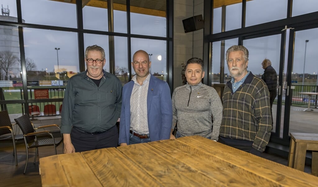 • Van Links naar rechts: Jan van Wordragen, Ad Verwijs, Gustavo Enciso Garcia en Bronno Roemers.