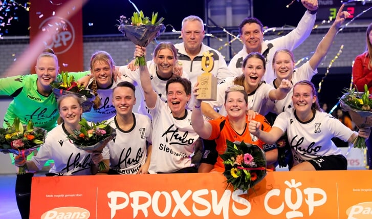 • Sleeuwijk werd voor de eerste keer winnaar van het vrouwentoernooi.