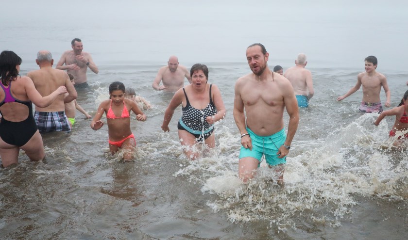 Nieuwjaarsduik Hedel