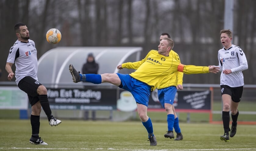 • Aanvoerder Niels Kraay (midden) is mogelijk aan zijn laatste seizoen bezig.