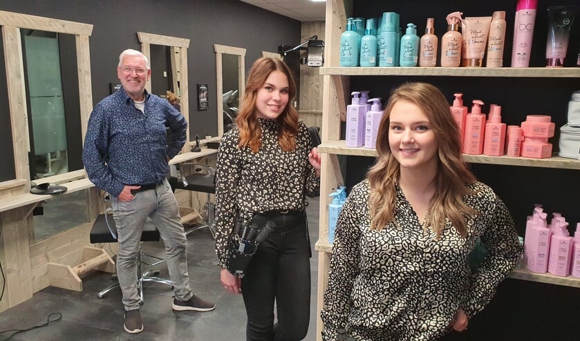 <p>Hairview Schoonhoven: trots op de nieuwe salon.</p>