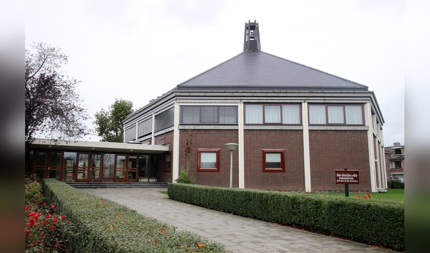 • Meer dan 200 gemeenteleden zaten zondag in de Mieraskerk. De kerk telt ruim 1.600 zitplaatsen.