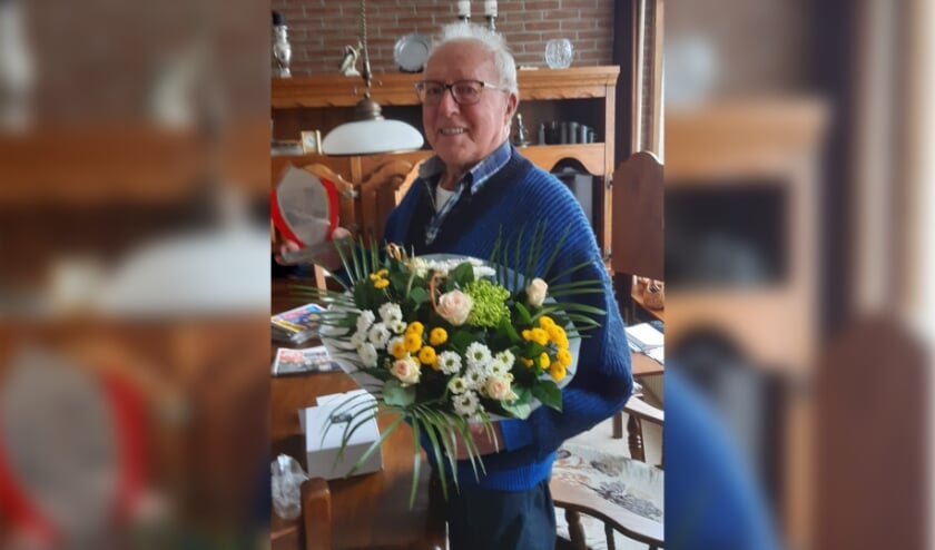 <p>• Jan Moerings, 60 jaar lid van De Snoek.</p>