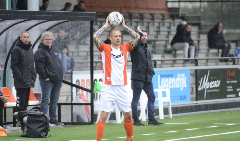 <p>• De rentree van Danny Buijs bij Alblasserdam was van korte duur.</p>