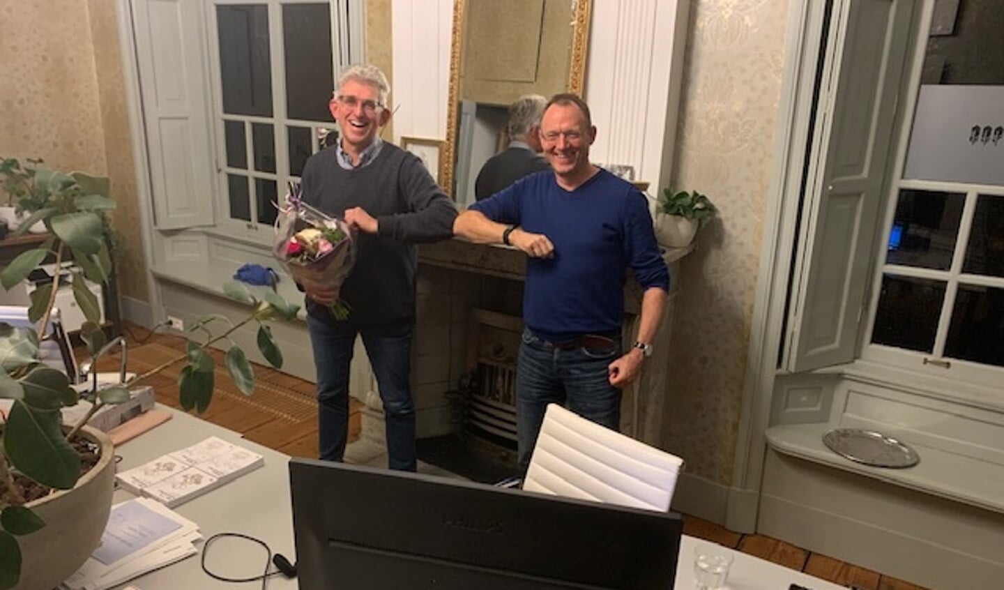 • Peter Wemmers (r) volgt Cees Kortleve (l) op als voorzitter van De Alblas.
