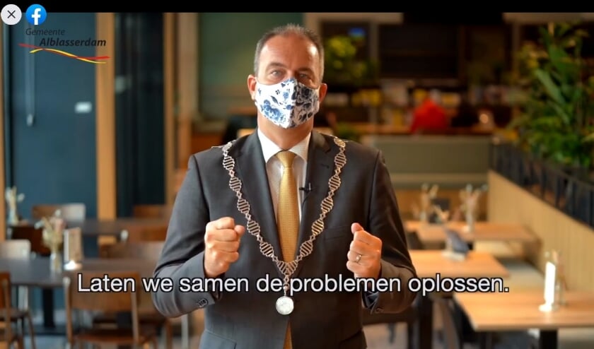 • Burgemeester Paans in zijn videoboodschap.