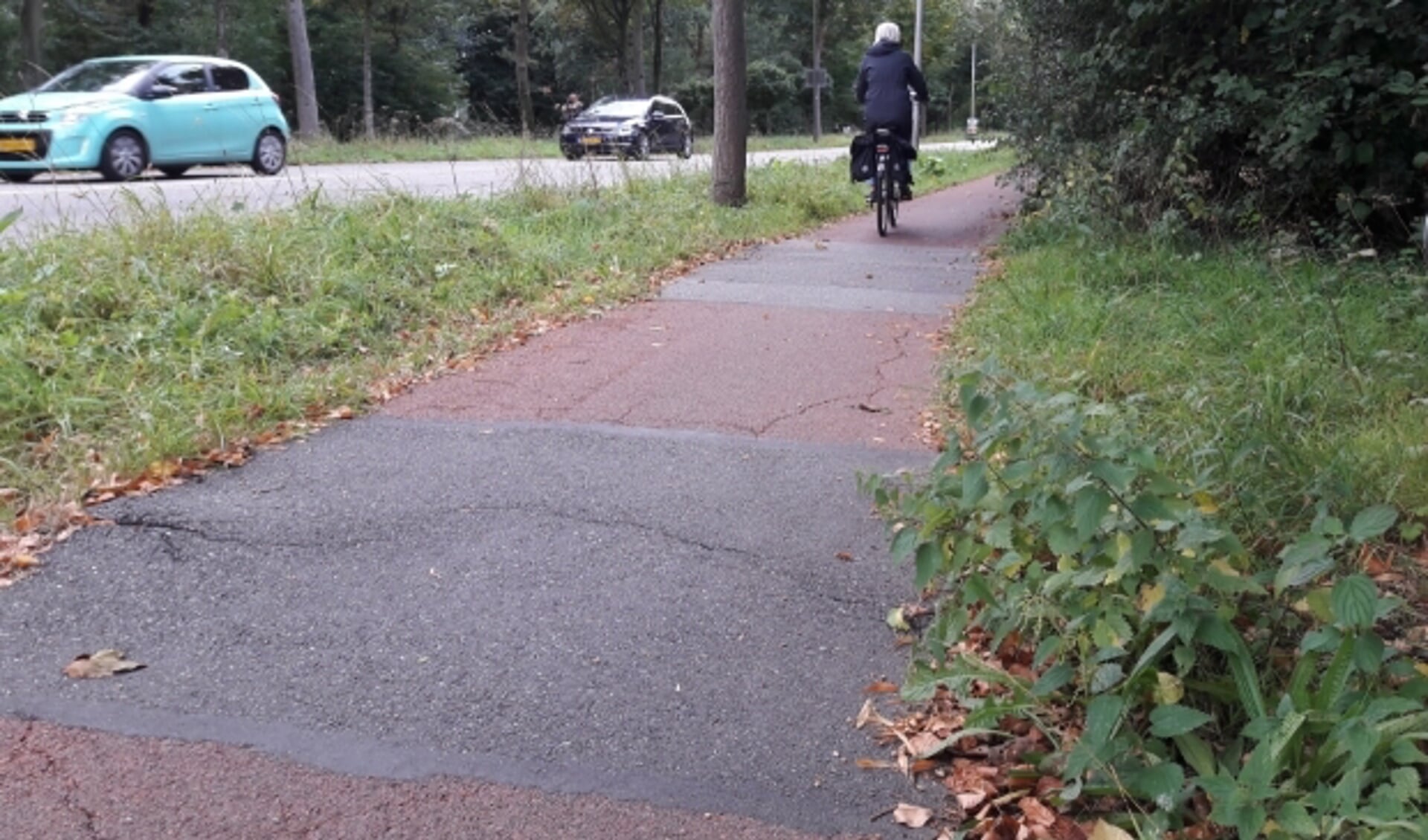 De fietspaden langs de Keerkring zijn al jaren een bron van ergernis voor fietsers. (Foto: Jos Jacobs)