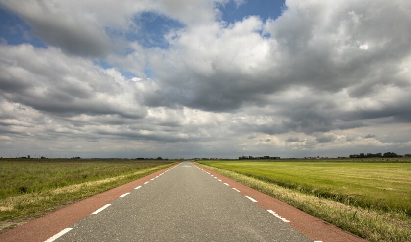 • Weg met een fietsstrook.
