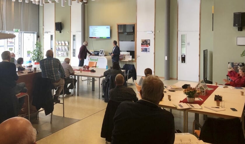 <p> • Informatieavond met wethouder Van Stappershoef. </p>