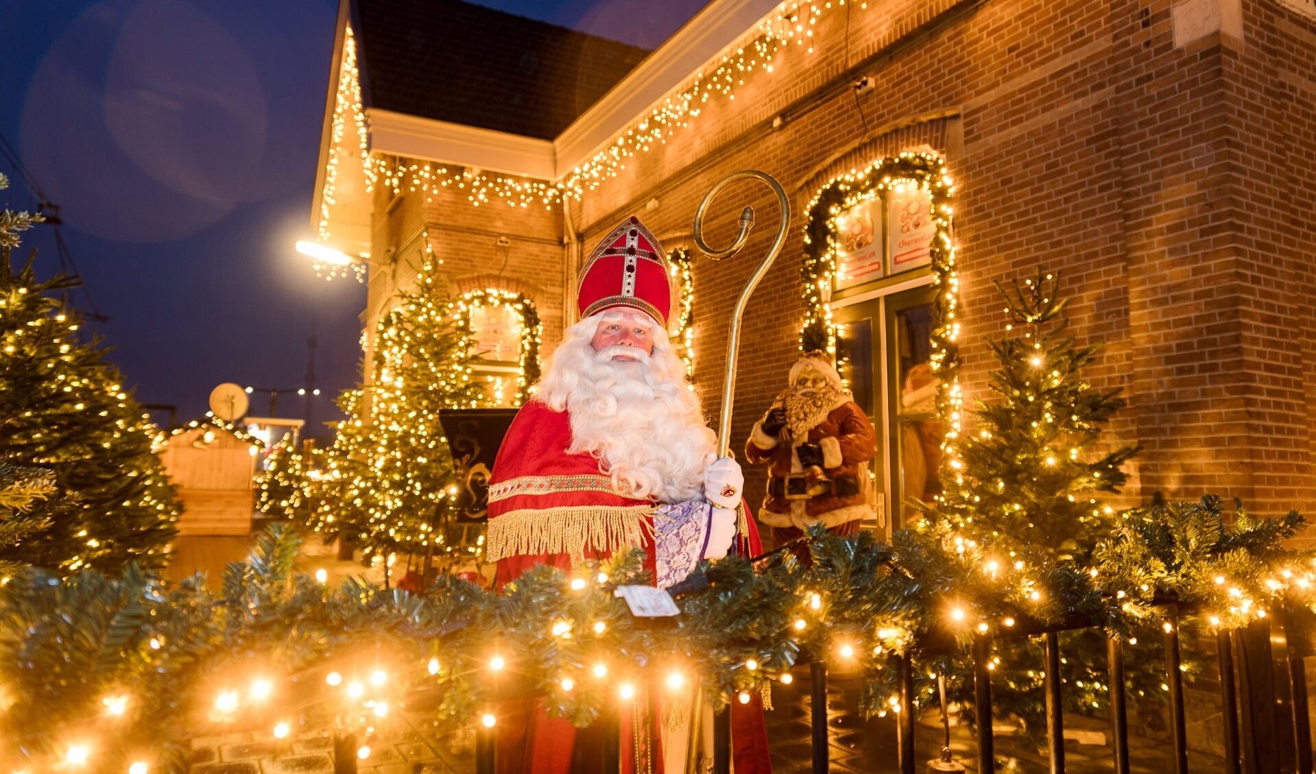 • Sinterklaas op bezoek bij The Christmas Station in Arkel. 