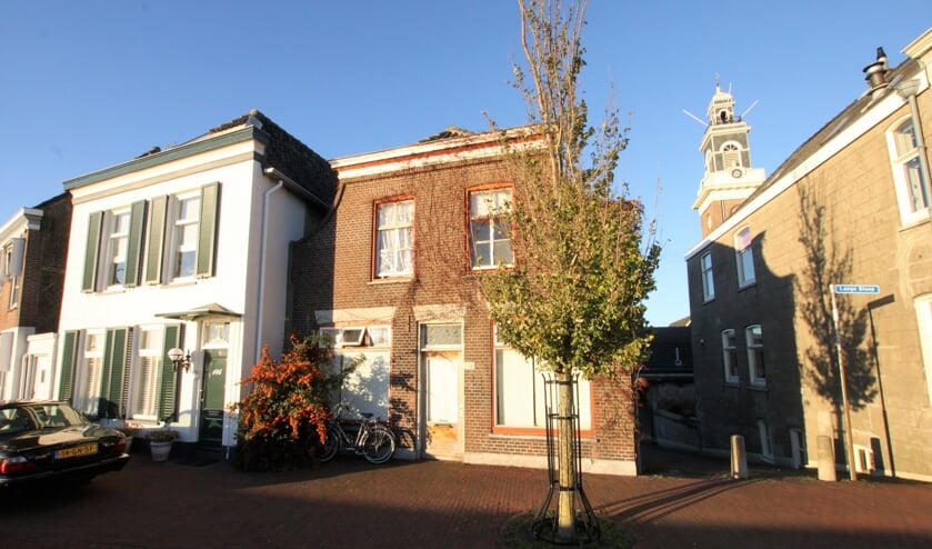 <p>• Het pand aan de Voorstraat 144 in Lekkerkerk.</p>