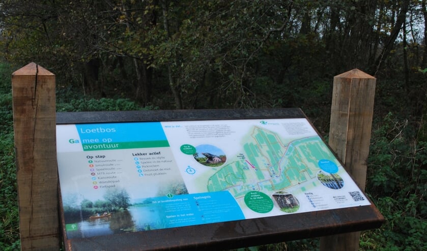 • Nieuw welkomsbord in het Loetbos in Lekkerkerk.