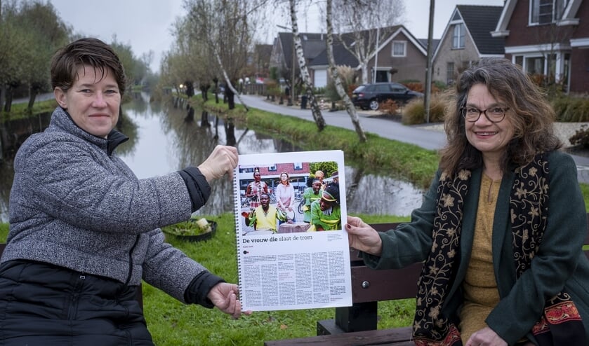 <p>• De overhandiging van het eerste exemplaar.</p>