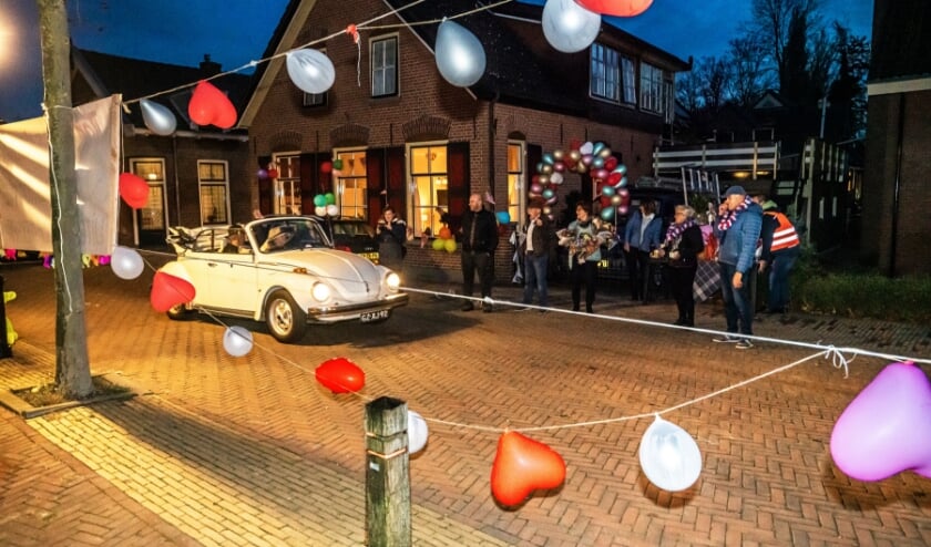 Kedichem feliciteert Robijnen Paar Ton en Francien