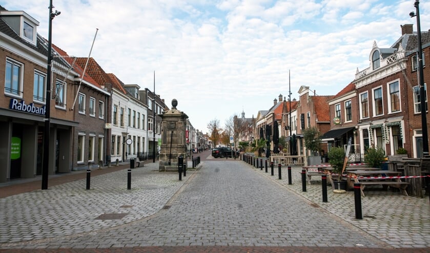 <p>• De Voorstraat in Vianen.</p>