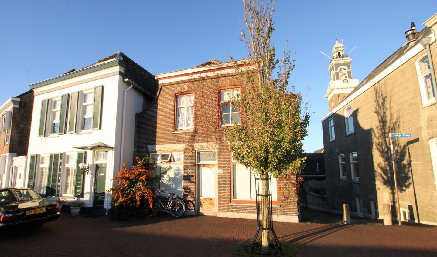 • Het pand aan de Voorstraat 144 in Lekkerkerk.