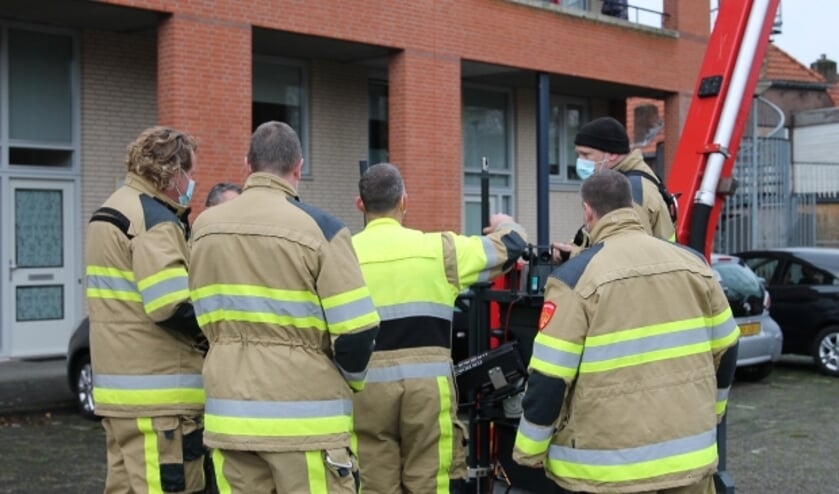 Brandweer helpt na liftproblemen in Tiel  