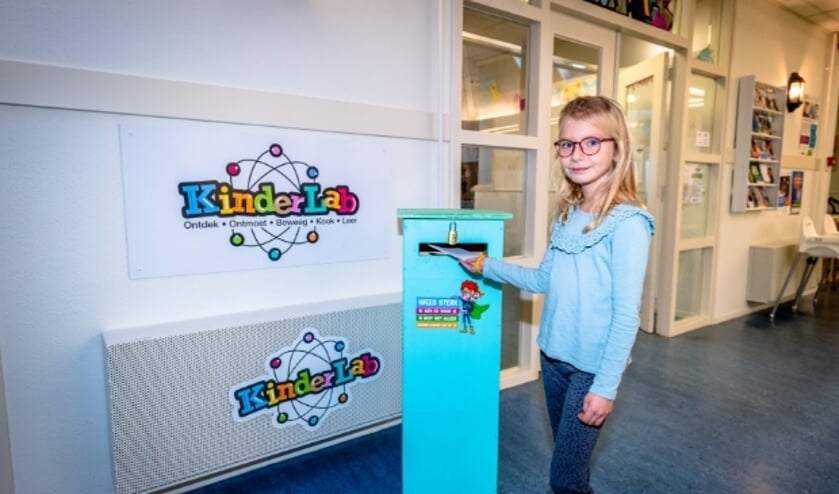 De WIJSbus staat in het KinderLab in Schollevaar en in Middelwatering. (Foto: Jan Kok)