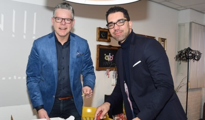 Wethouder Wilson rechts, manager Maurik links