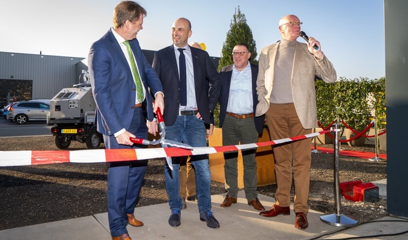 • De openingshandeling.