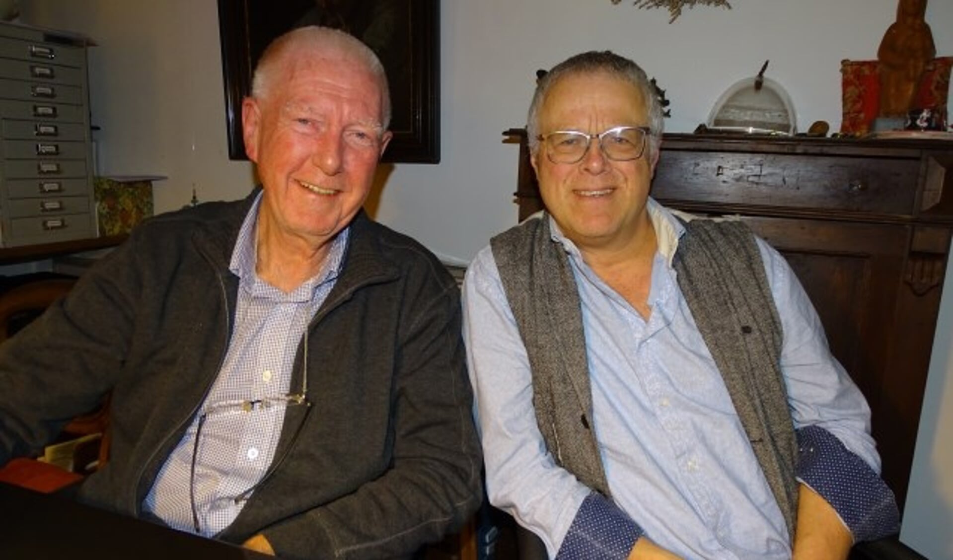 Veel dankbaarheid bij Arnold Klever (links) en Martin Weerstand van het IKO. (Foto: Margreet Nagtegaal)