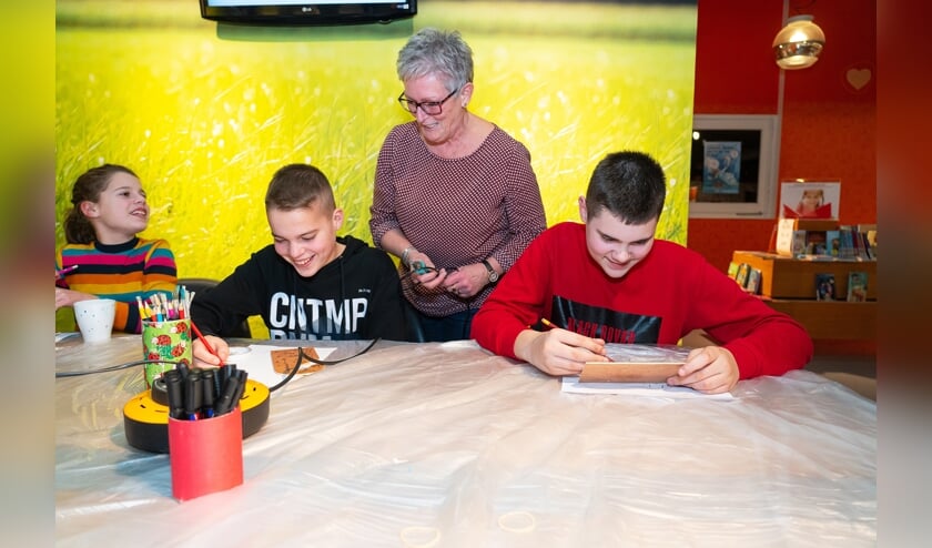 Creatieve tieners in Viaanse Bieb
