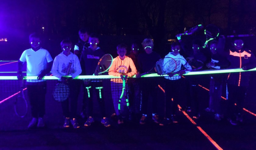 • Glow in the dark-tennis bij ZTV.