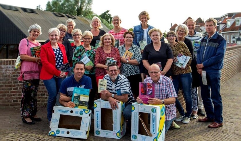 • Een deel van de vrijwilligers van Boekenmarkt Leerdam.