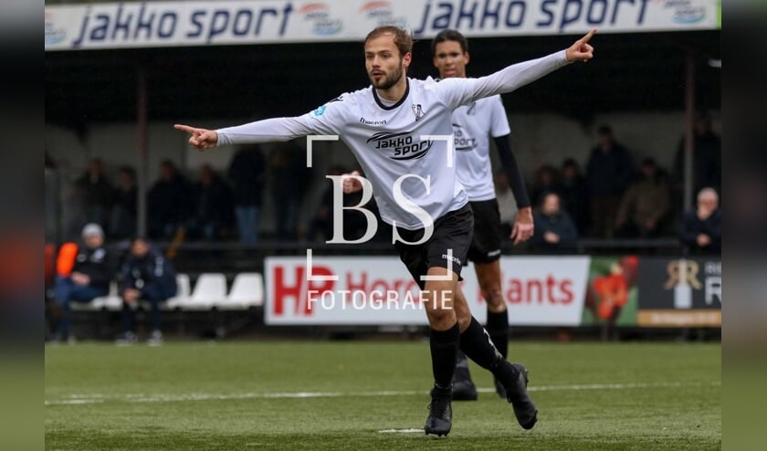 • Sleeuwijk - Arkel (3-1).
