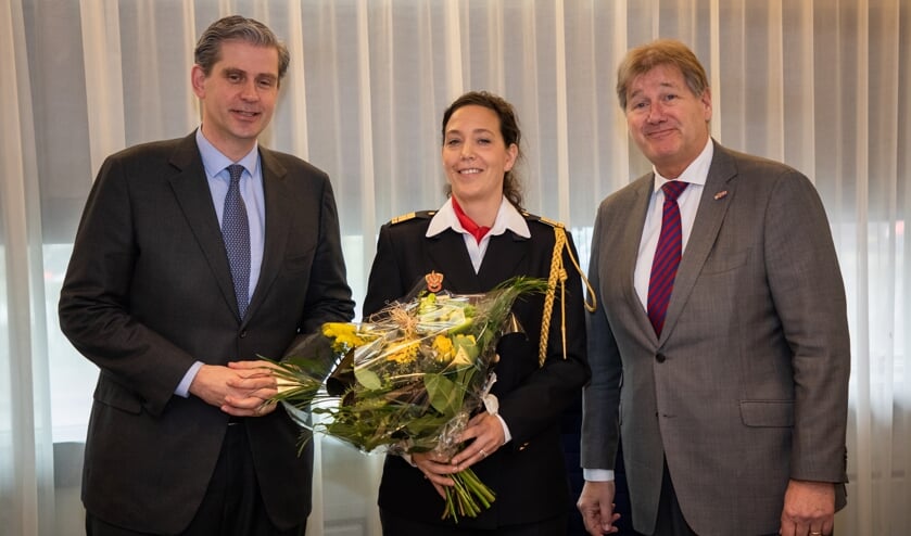 • Caren Frentz temidden van Wouter Kolff (links) en Rob Brons.