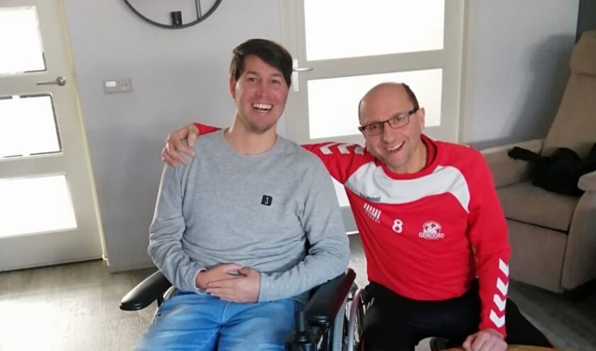 • Bastiaan Manschot (r) met Joey Snijders.